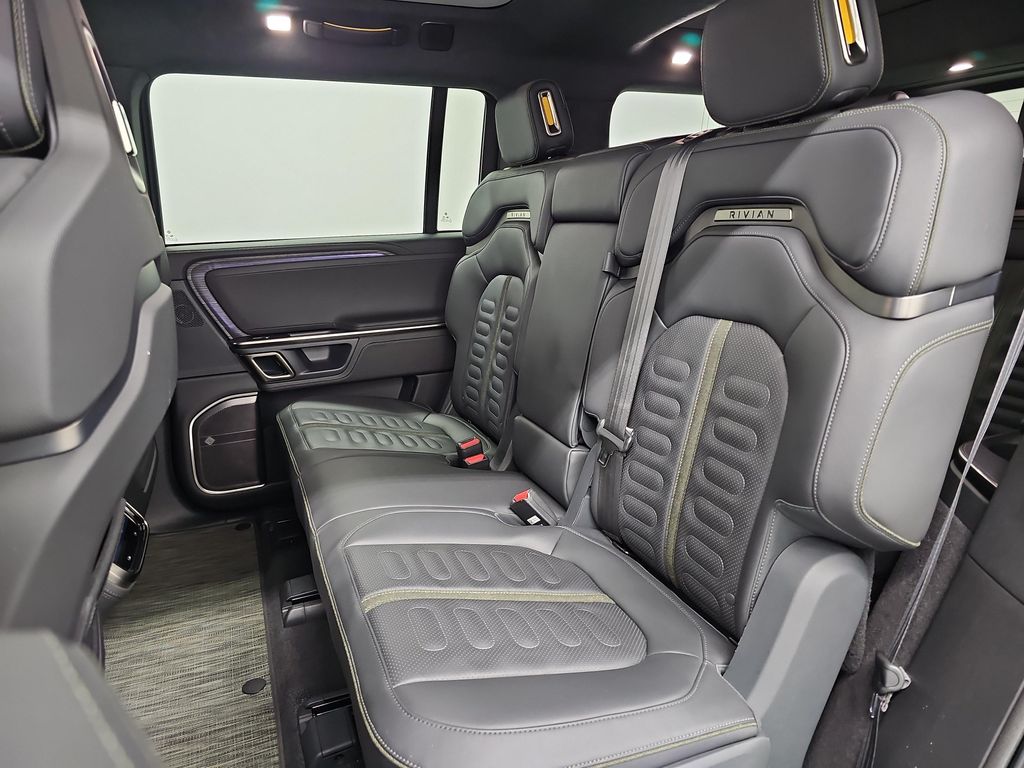 صورة مصغرة 21 لـ 2023 Rivian R1S ADVENTURE