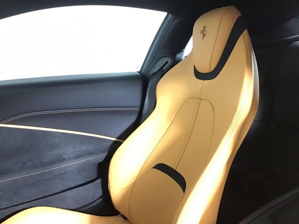 2022 Ferrari ROMA — миниатюра 21