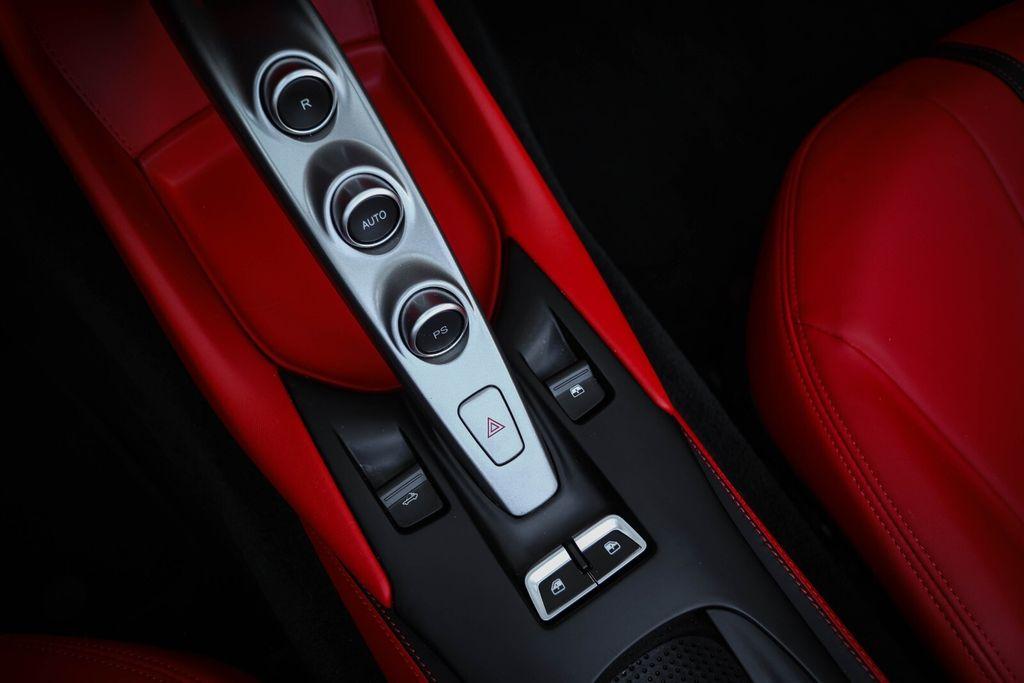 2021 Ferrari 812 GTS — фото 37