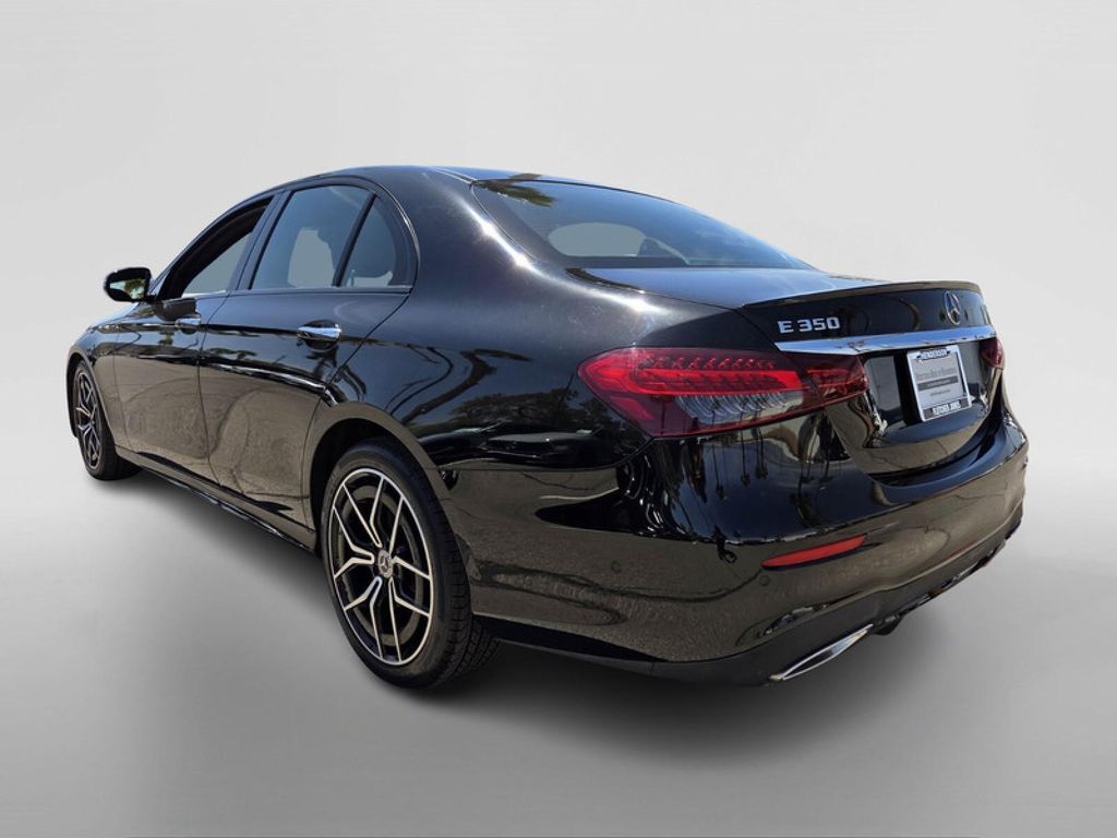 MERCEDES-BENZ E-CLASS - 3