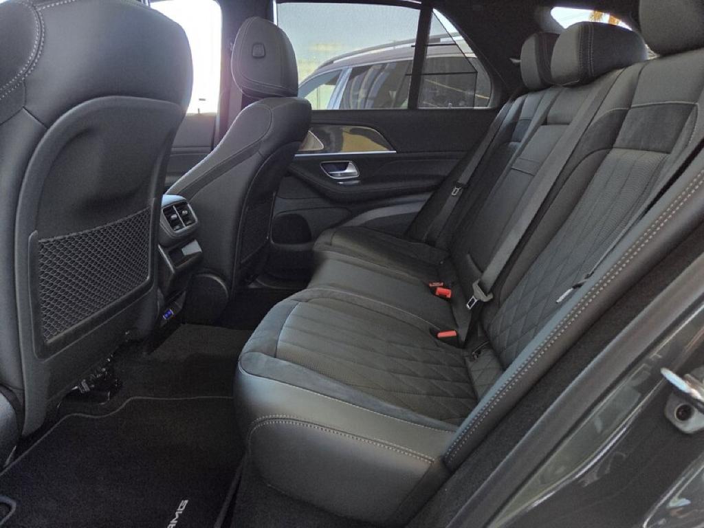 2026 Mercedes-BENZ AMG GLE 63 S — миниатюра 13