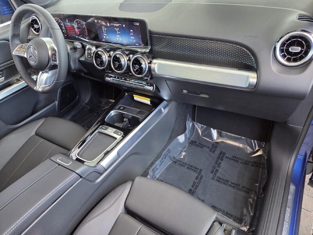 2026 Mercedes-BENZ GLB — миниатюра 19