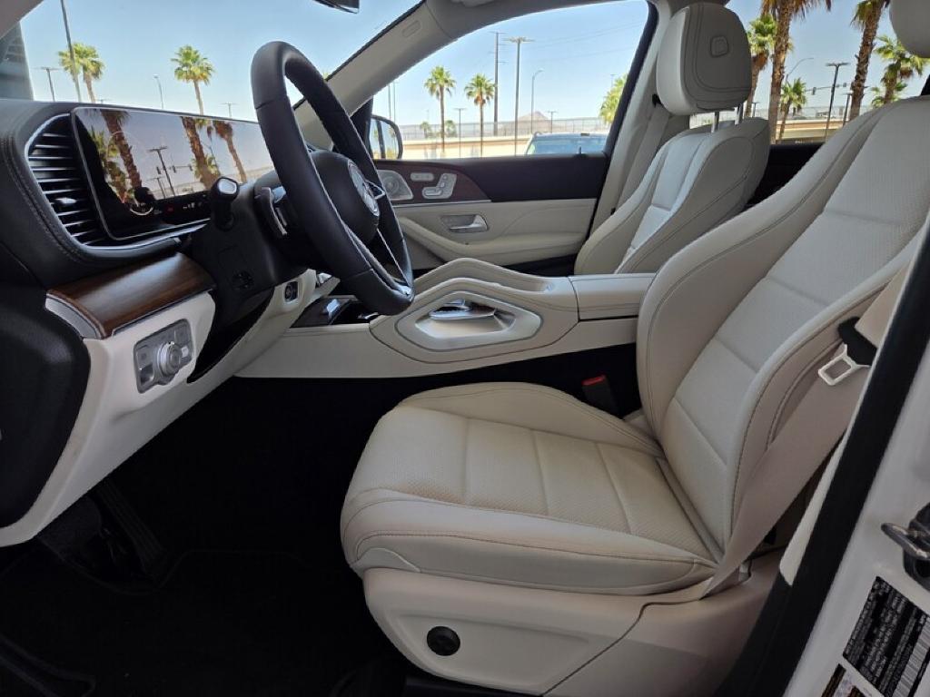 2026 Mercedes-BENZ GLS 缩略图 11
