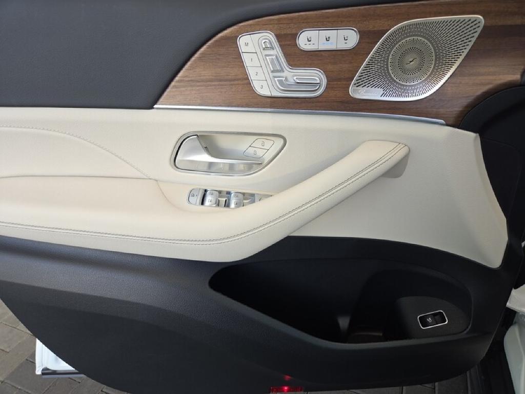 2026 Mercedes-BENZ GLS 缩略图 23