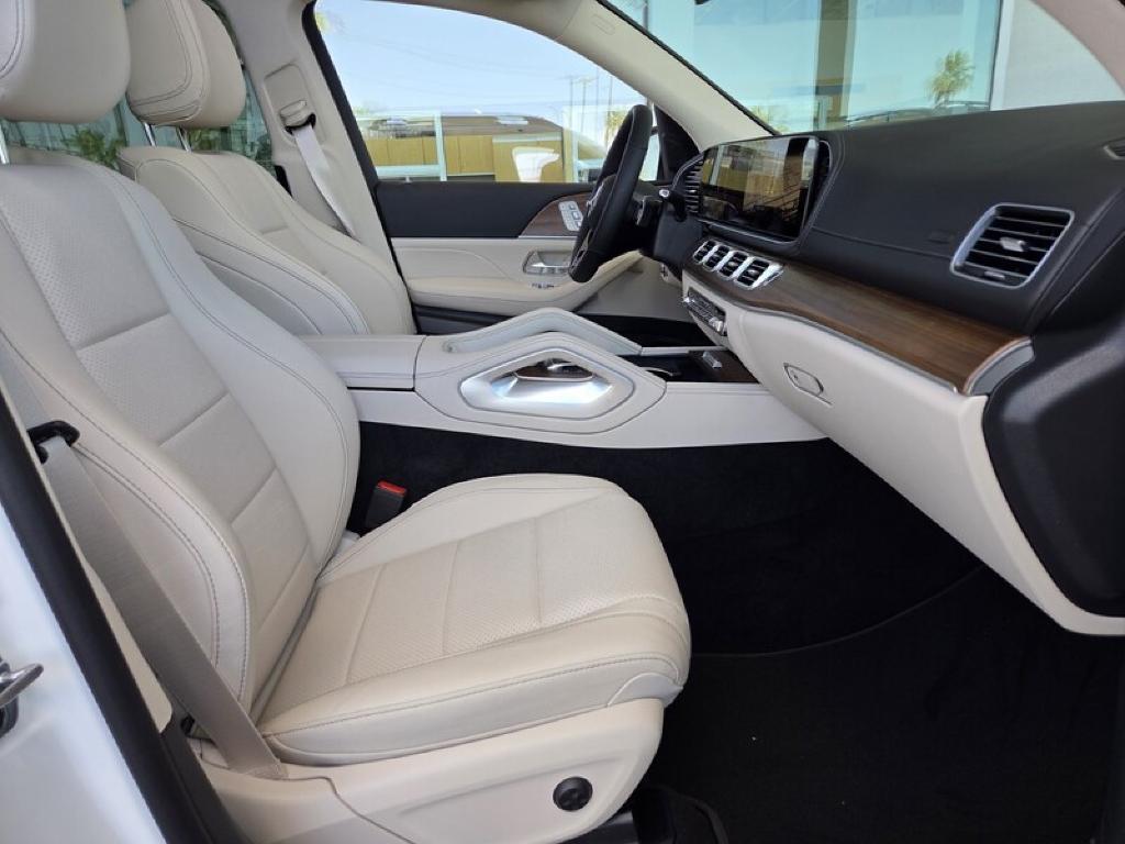 2026 Mercedes-BENZ GLS 缩略图 20