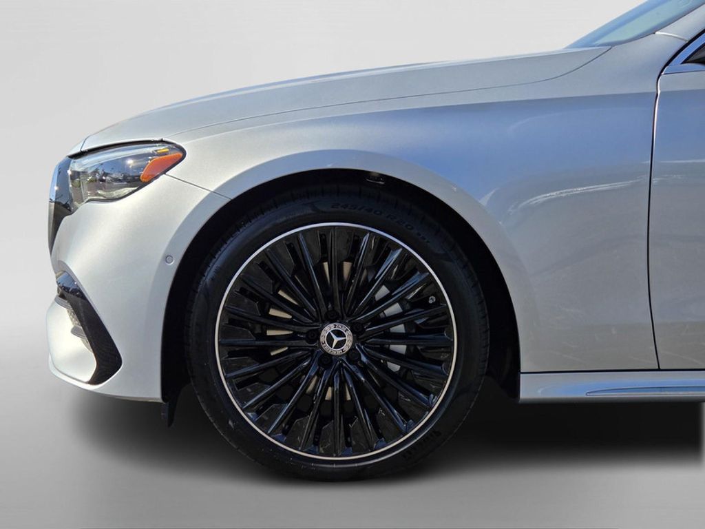 MERCEDES-BENZ E-CLASS - 10