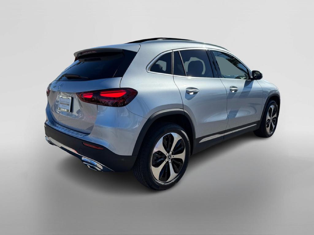 MERCEDES-BENZ GLA - 5