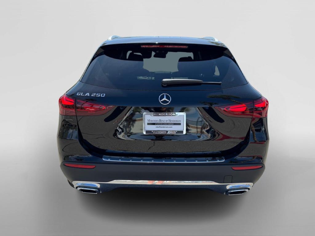 MERCEDES-BENZ GLA - 4