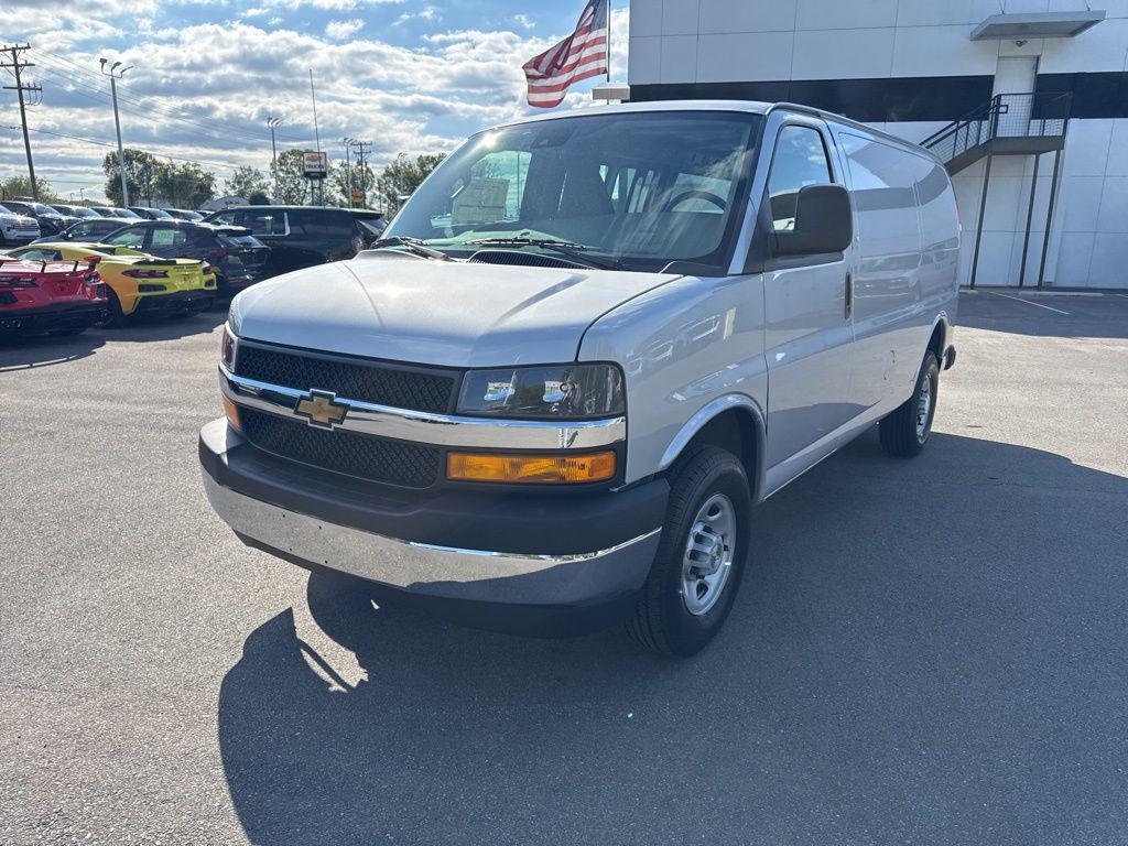 New 2026 Chevrolet Express 2500 LT