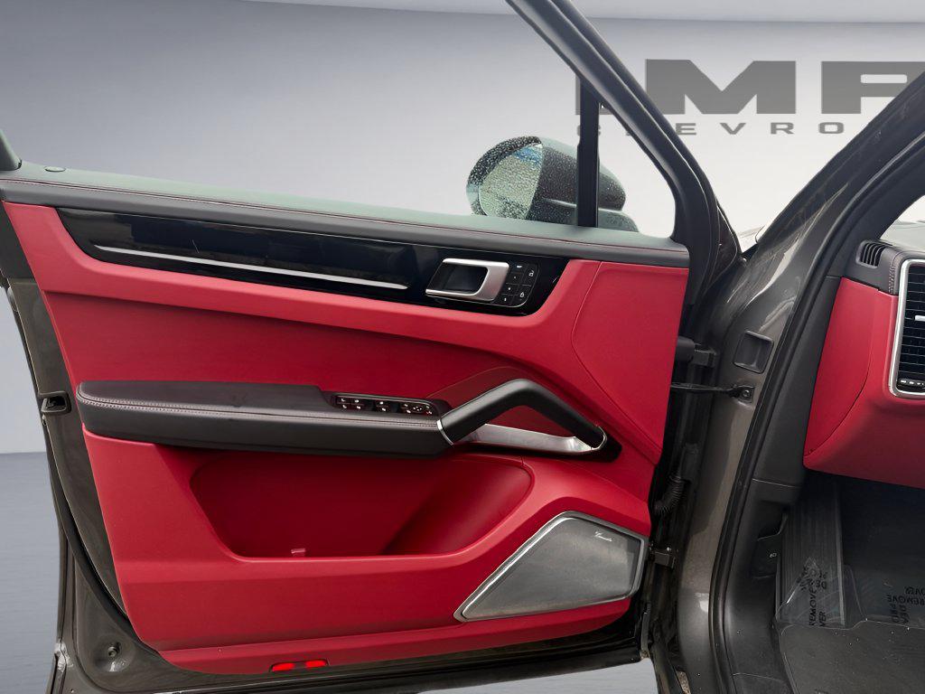 2022 Porsche CAYENNE TURBO — миниатюра 14