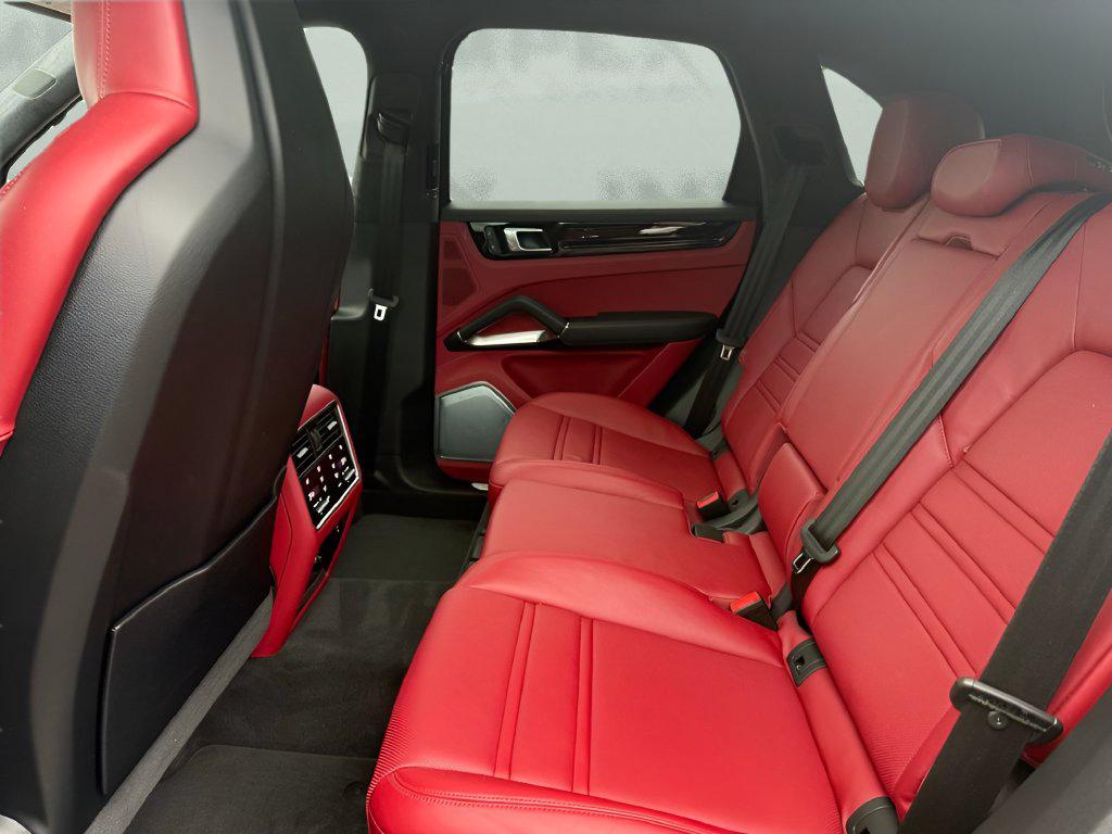 2022 Porsche CAYENNE TURBO — миниатюра 24