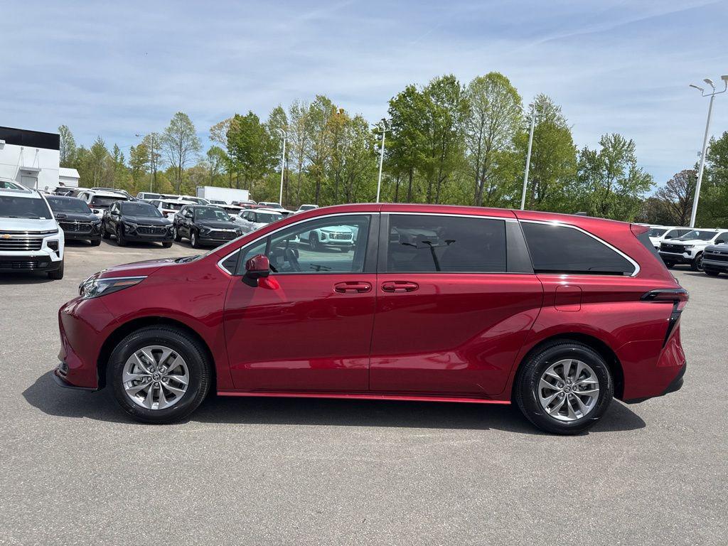 TOYOTA SIENNA - 2