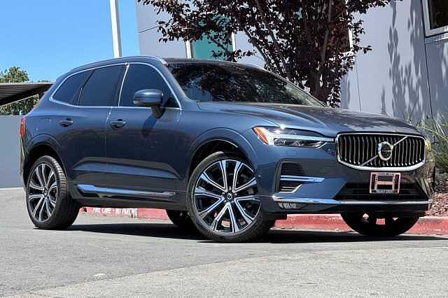 صورة 2 لـ 2023 Volvo XC60 B5 AWD ULTIMATE BRIGHT