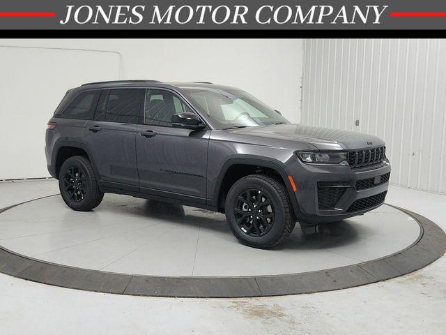 New 2026 Jeep Grand Cherokee Laredo