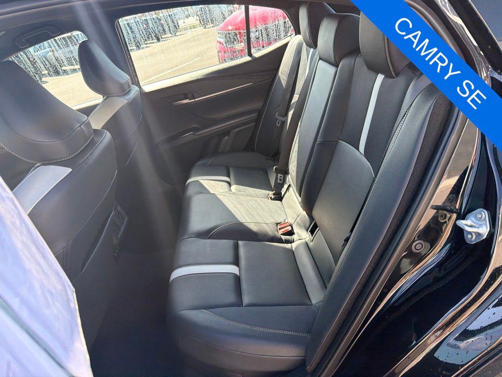 2025 Toyota CAMRY SE 缩略图 21