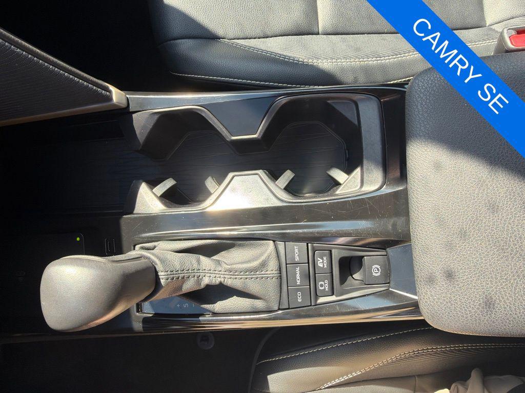 2025 Toyota CAMRY SE 缩略图 18