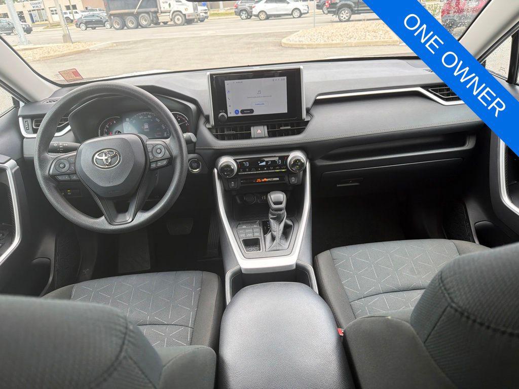 صورة مصغرة 24 لـ 2025 Toyota RAV4 XLE