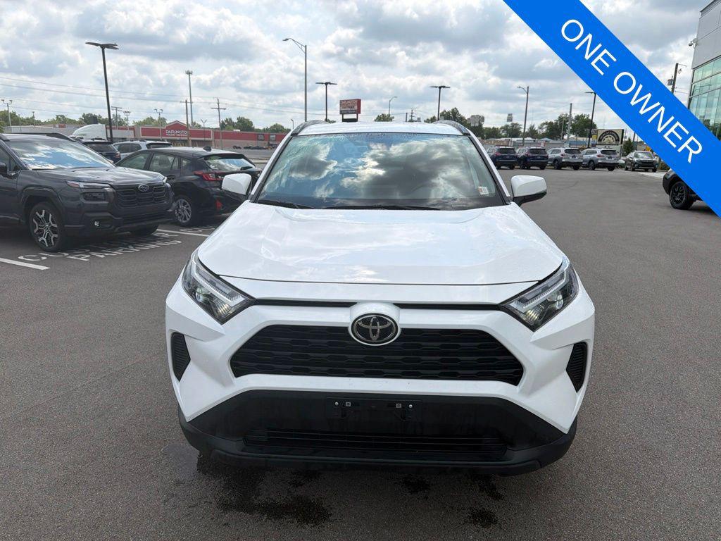 صورة 2 لـ 2025 Toyota RAV4 XLE