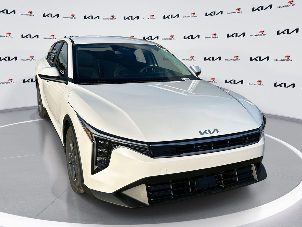 New 2026 Kia K4 LXS