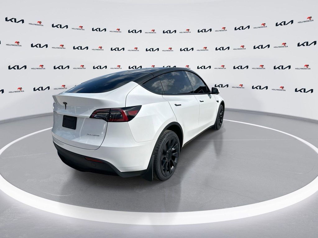 TESLA MODEL Y LONG RANGE DUAL MOTOR ALL-WHEEL DRIVE - 8