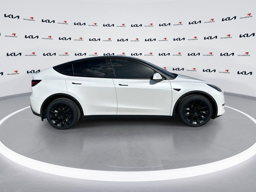 TESLA MODEL Y LONG RANGE DUAL MOTOR ALL-WHEEL DRIVE - 9