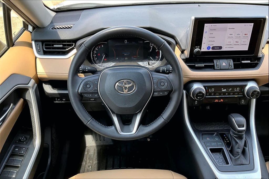 TOYOTA RAV4 - 6