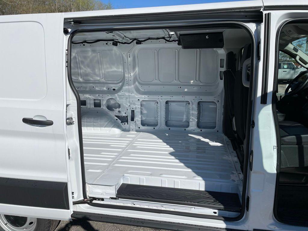 صورة مصغرة 22 لـ 2026 FORD TRANSIT-150 BASE