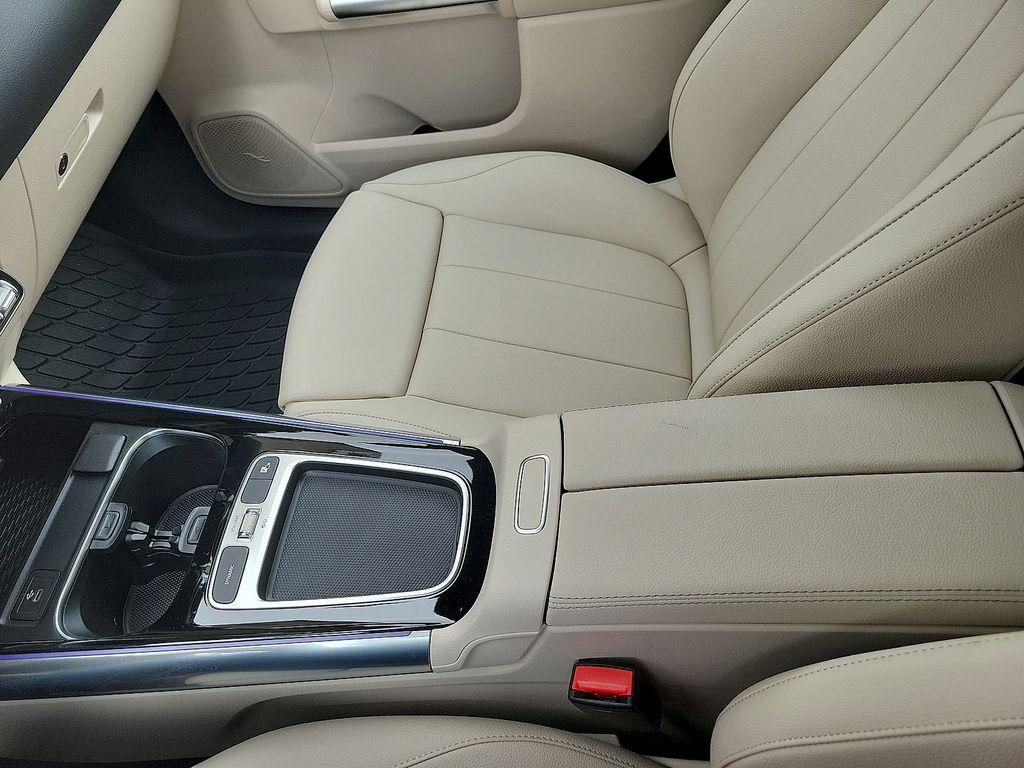 2026 Mercedes-BENZ GLA — миниатюра 22