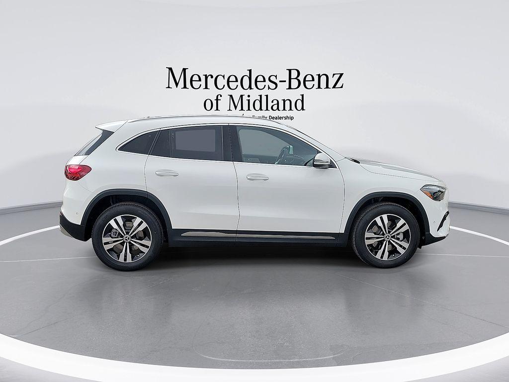 2026 Mercedes-BENZ GLA photo 9