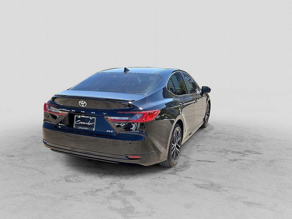 TOYOTA CAMRY XLE - 8