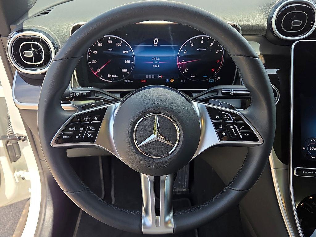 2026 Mercedes-BENZ GLC — миниатюра 21