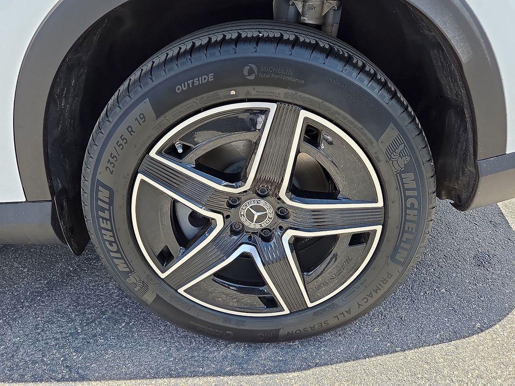 2026 Mercedes-BENZ GLC — миниатюра 11
