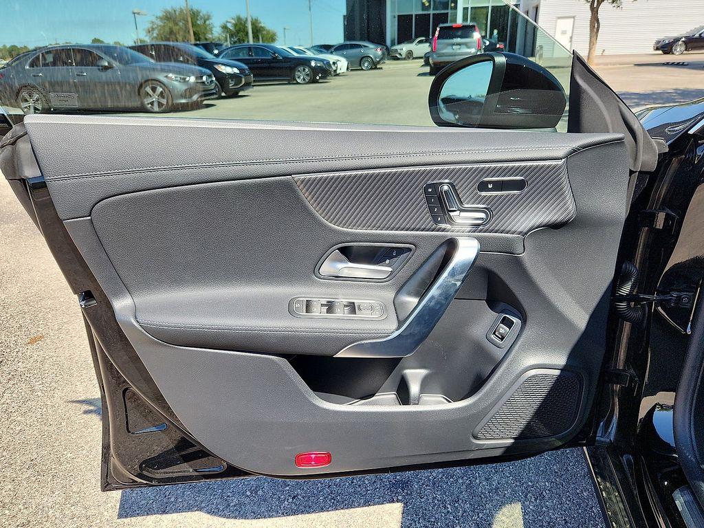 2026 Mercedes-BENZ CLA — миниатюра 15