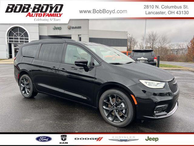 New 2026 Chrysler Pacifica Limited