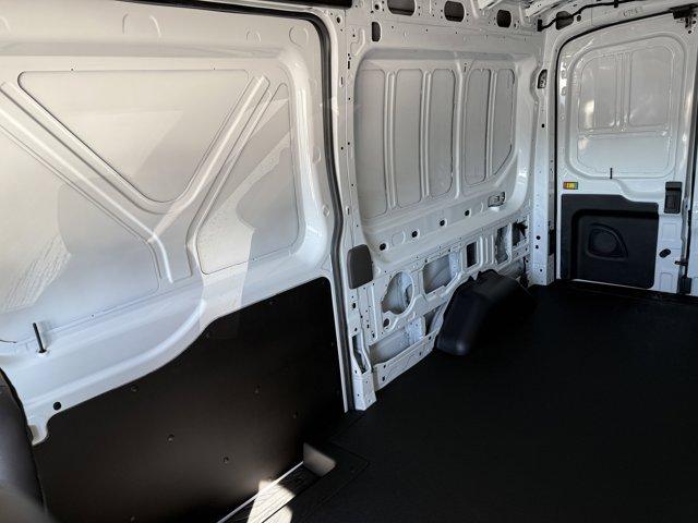 صورة مصغرة 16 لـ 2026 FORD TRANSIT-250 148 WB MEDIUM ROOF CARGO