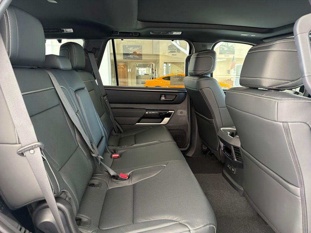 2026 Toyota SEQUOIA LIMITED — миниатюра 32