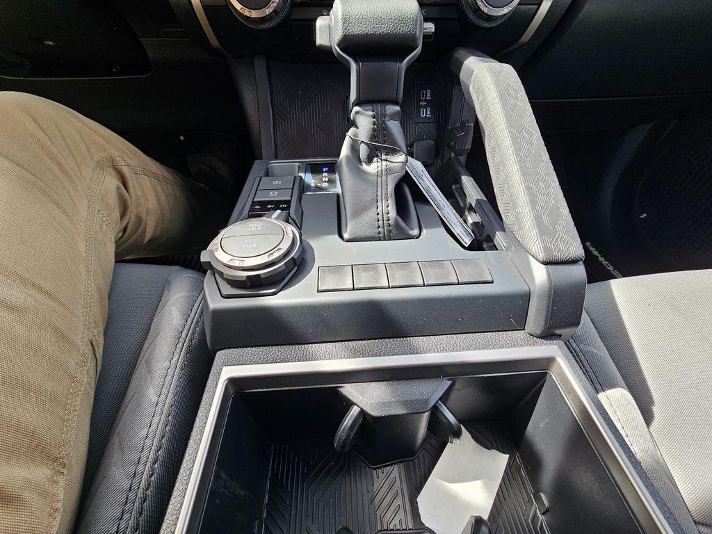صورة مصغرة 12 لـ 2026 Toyota TACOMA SR5