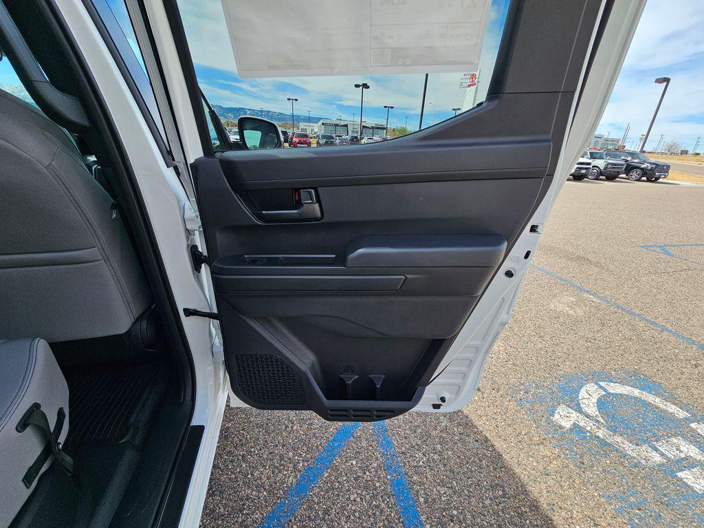 صورة مصغرة 24 لـ 2026 Toyota TACOMA SR5