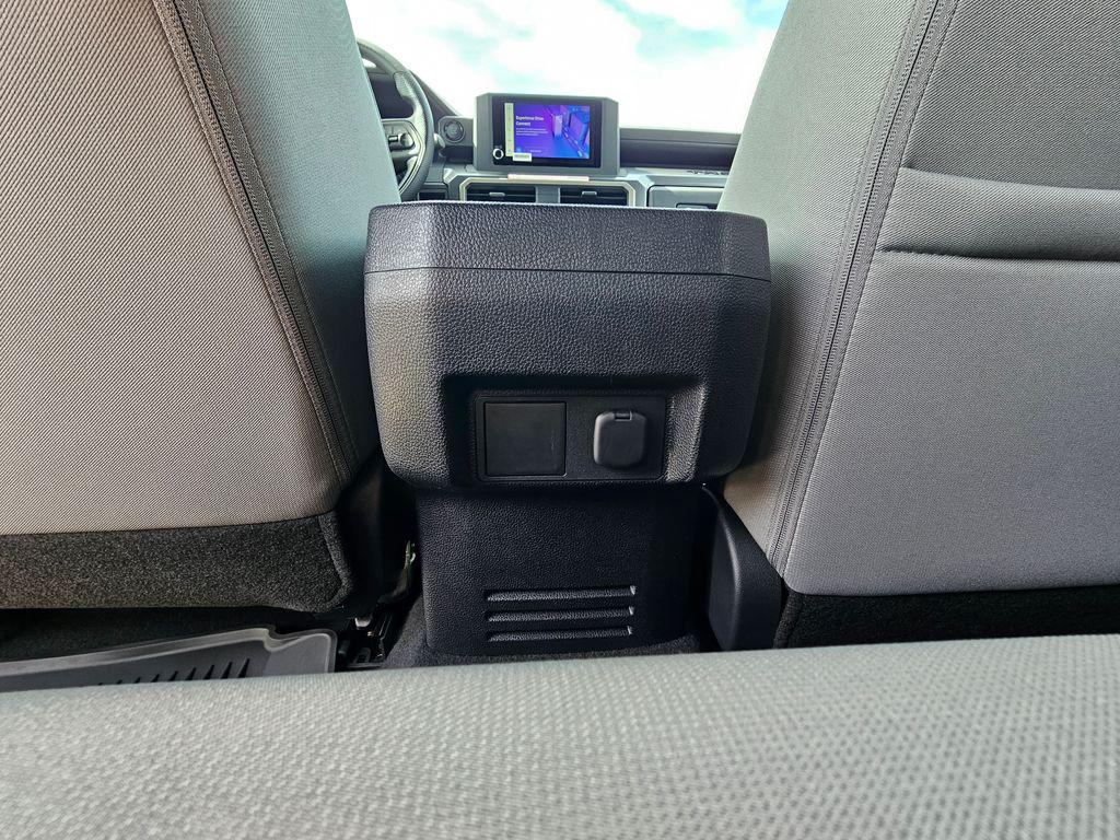 صورة مصغرة 21 لـ 2026 Toyota TACOMA SR5