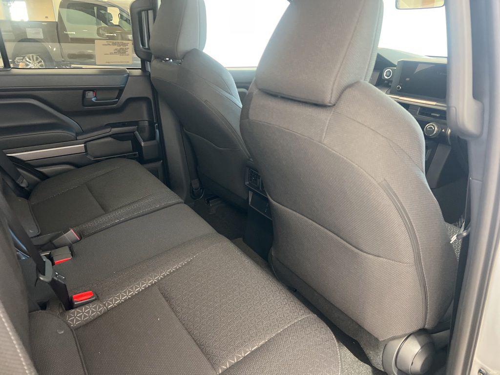 صورة مصغرة 28 لـ 2026 Toyota 4RUNNER SR5