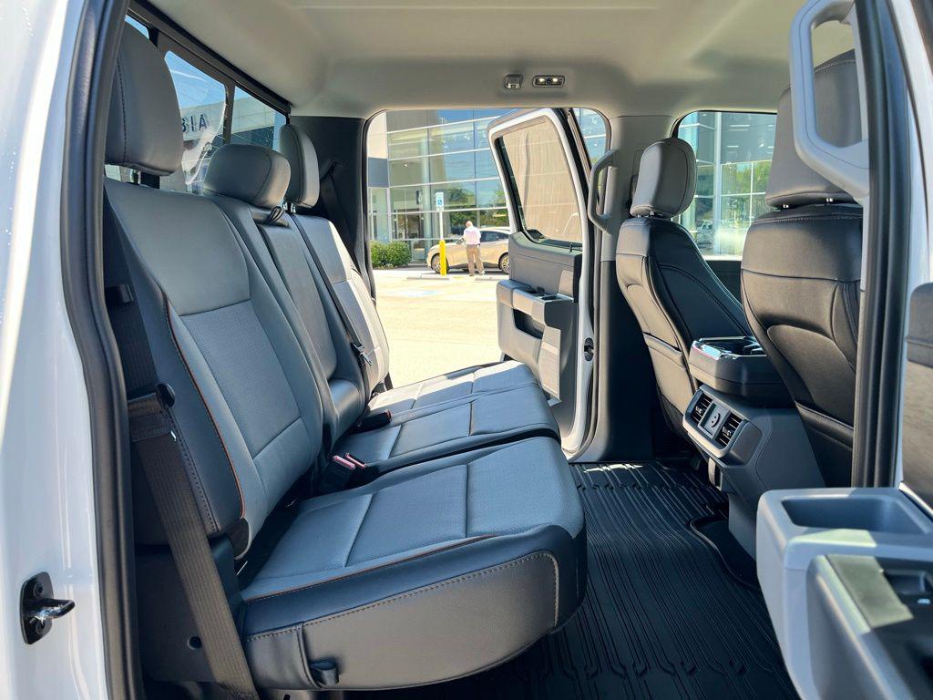FORD F-150 LARIAT - 8