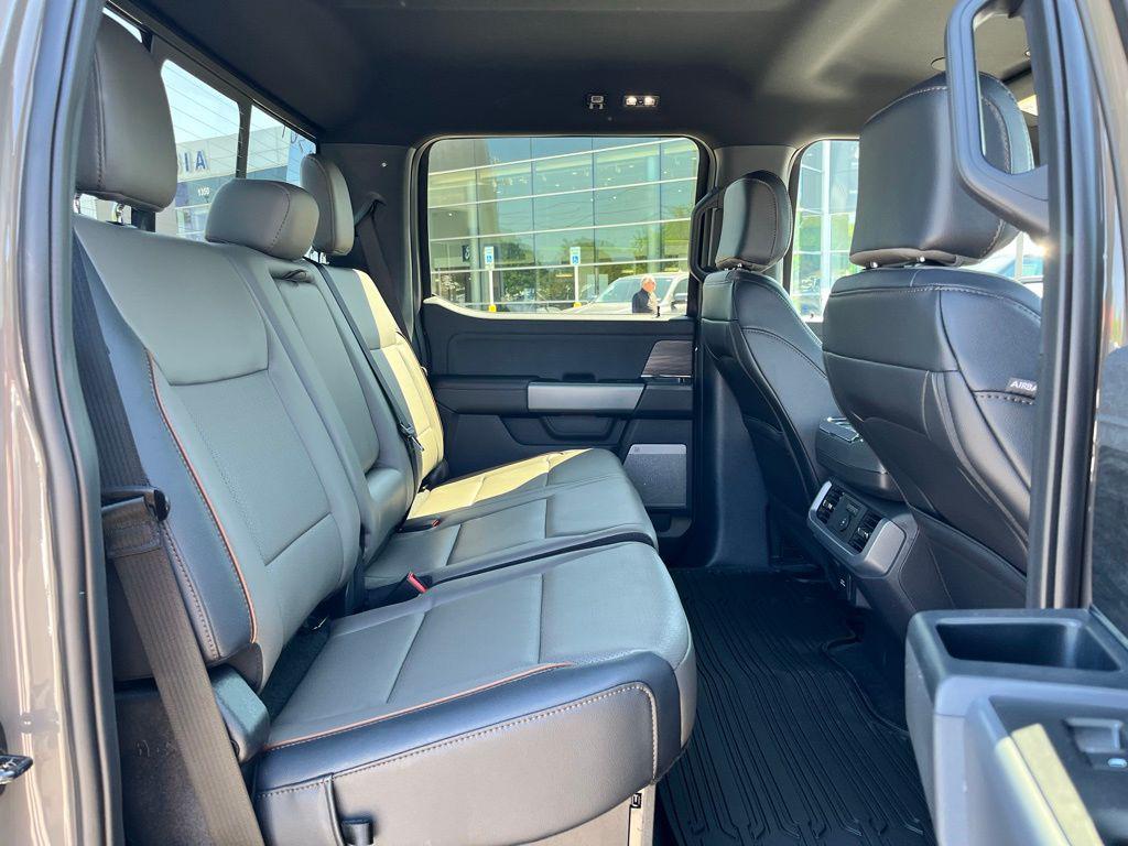 FORD F-150 LARIAT - 8