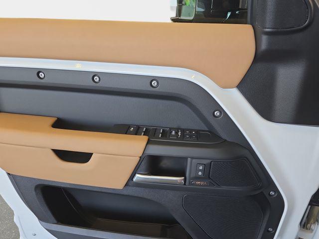 2026 LAND Rover DEFENDER P400 X-DYNAMIC SE — миниатюра 19