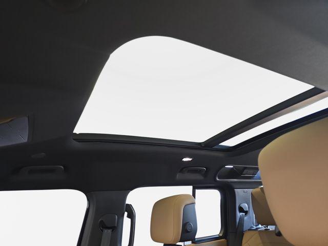 2025 LAND Rover DEFENDER P500 X-DYNAMIC SE — фото 31