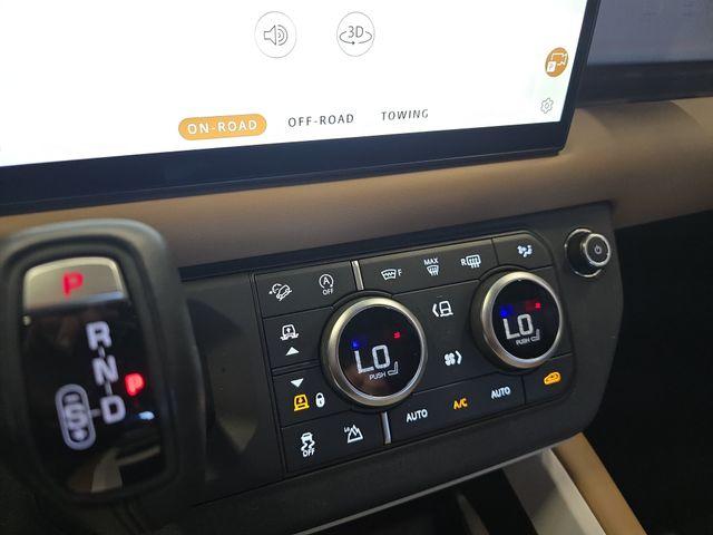 2025 LAND Rover DEFENDER P500 X-DYNAMIC SE — фото 26
