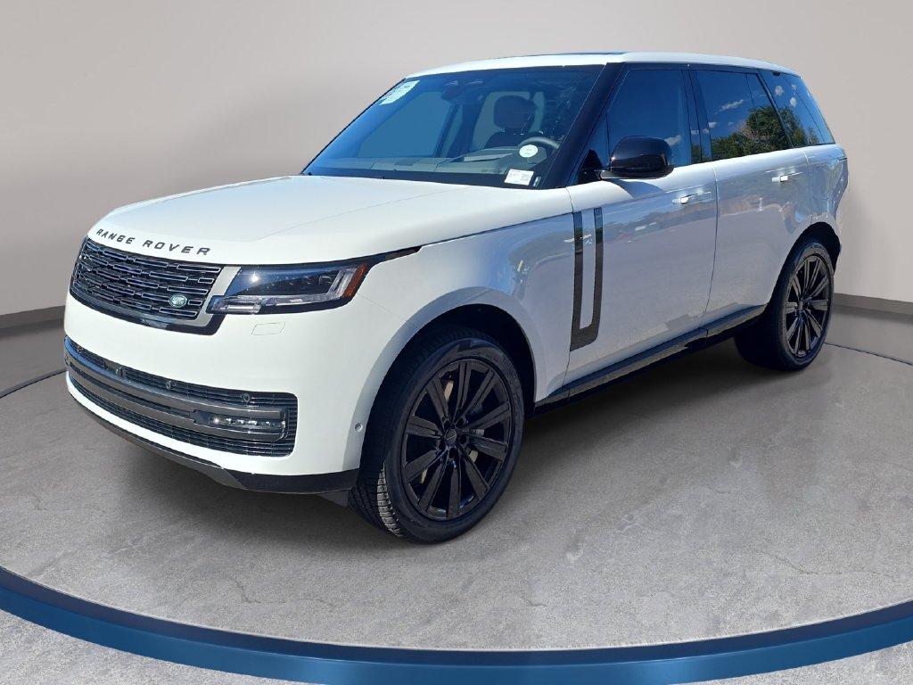 New 2026 Land Rover Range Rover P550e SE