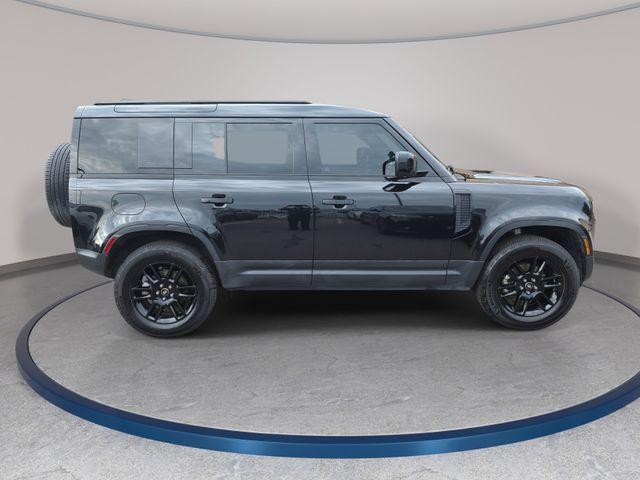 صورة 5 لـ 2025 LAND Rover DEFENDER P300