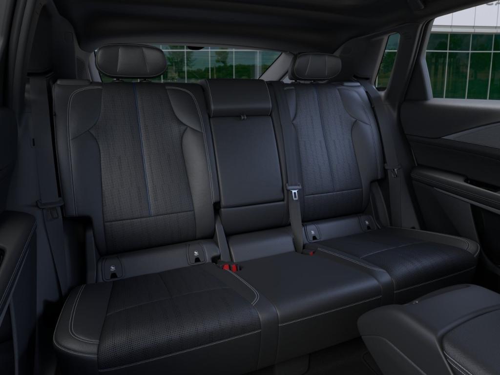 2027 Cadillac LYRIQ LUXURY — миниатюра 17
