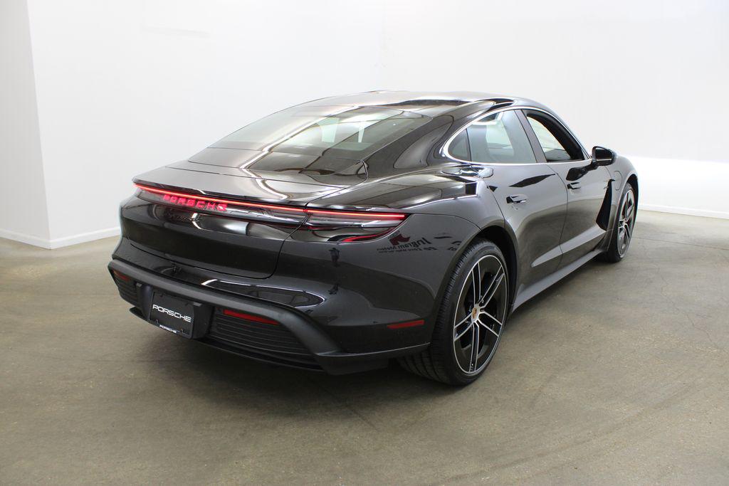 صورة 7 لـ 2026 Porsche TAYCAN 4S
