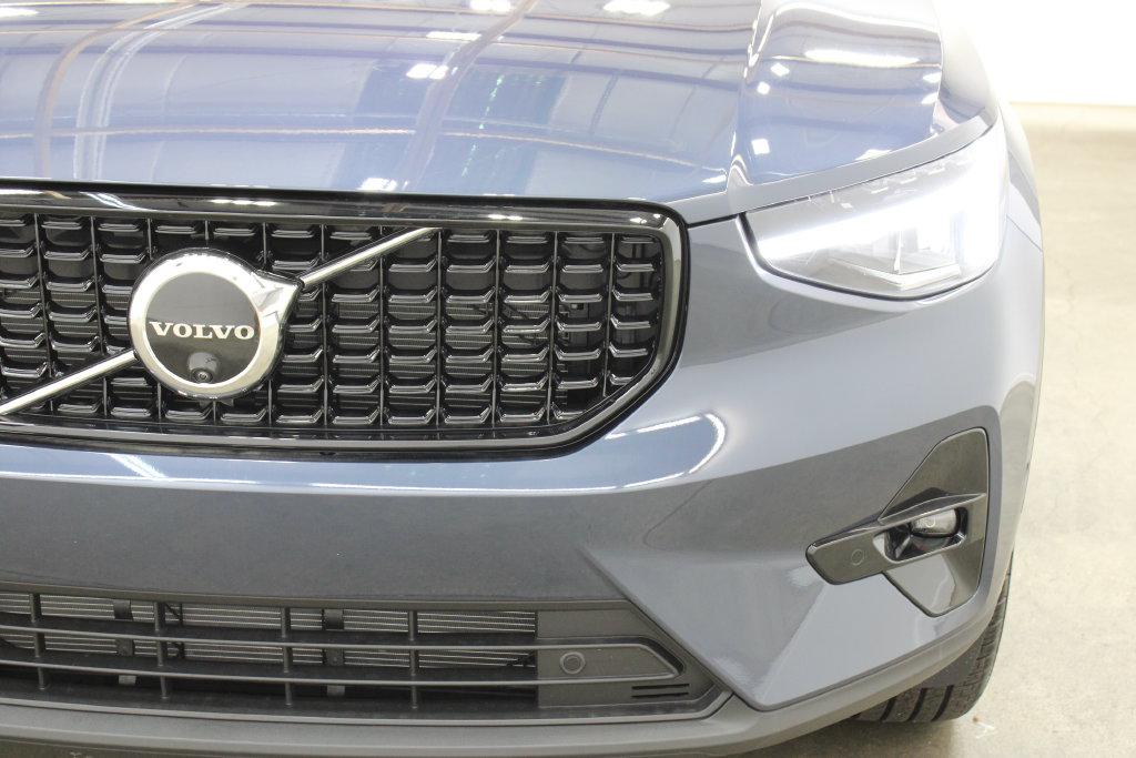 صورة 8 لـ 2026 Volvo XC40 PLUS, B5 AWD GAS (MILD HYBRID), DARK